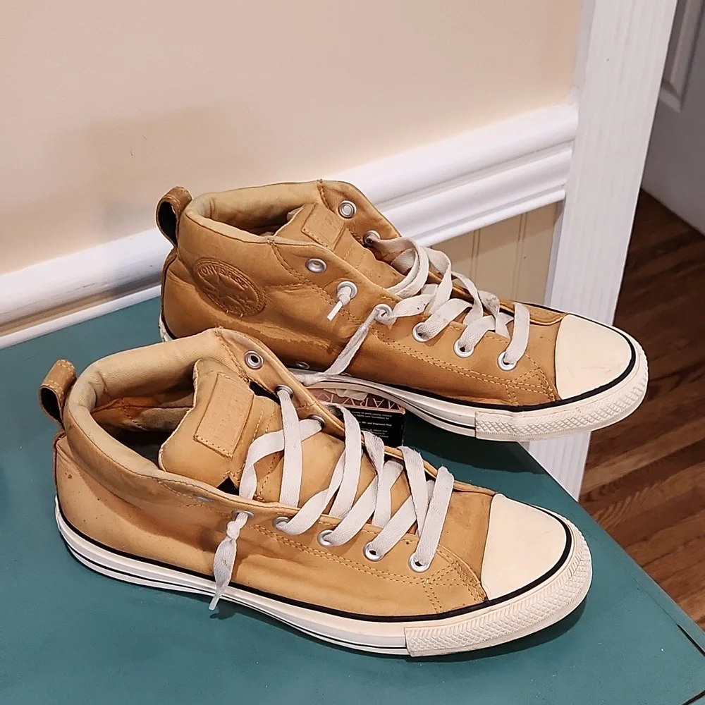 Converse All Stars leather hightops men's size 9